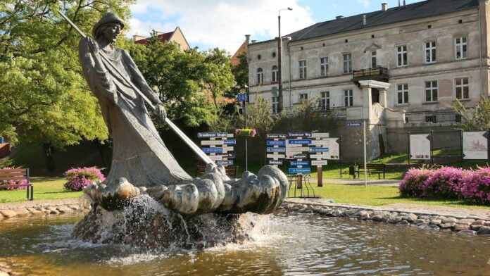 Festiwale i uroczystości związane z wodą i rybołówstwem.